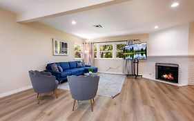 Luxury 3Br House W/ Jacuzzi & Big Backyard!